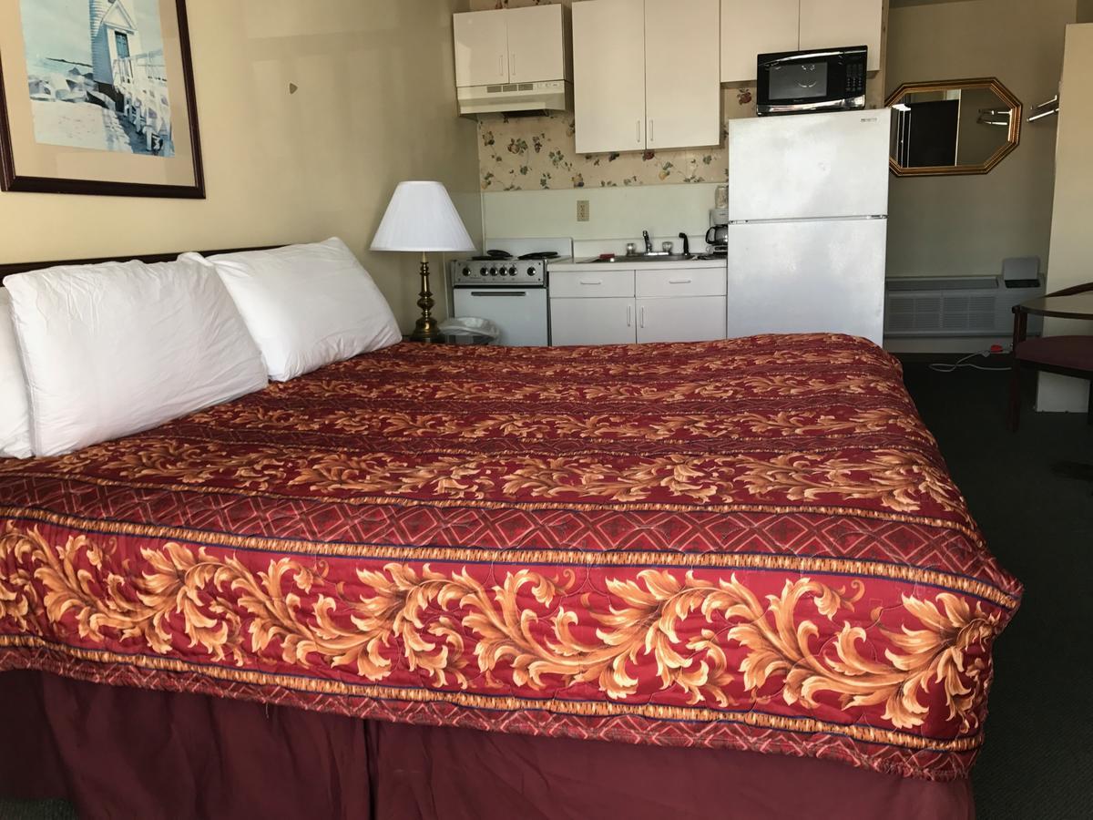 Ships Inn Hampton Room photo