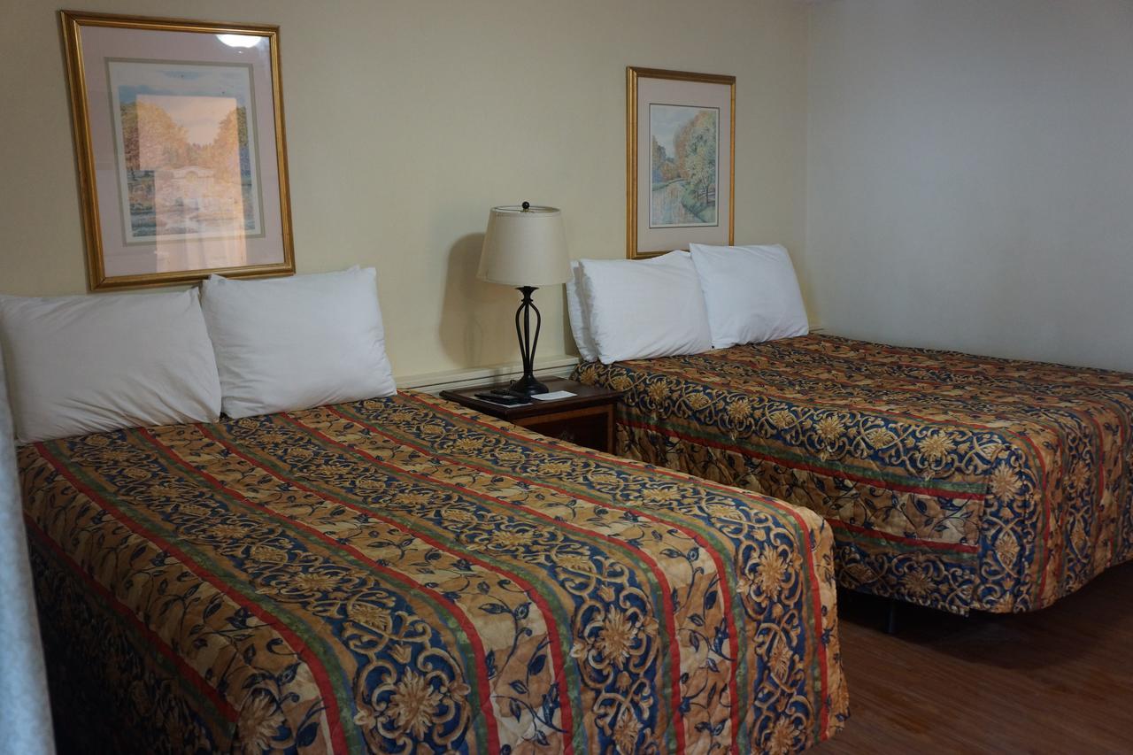 Ships Inn Hampton Room photo